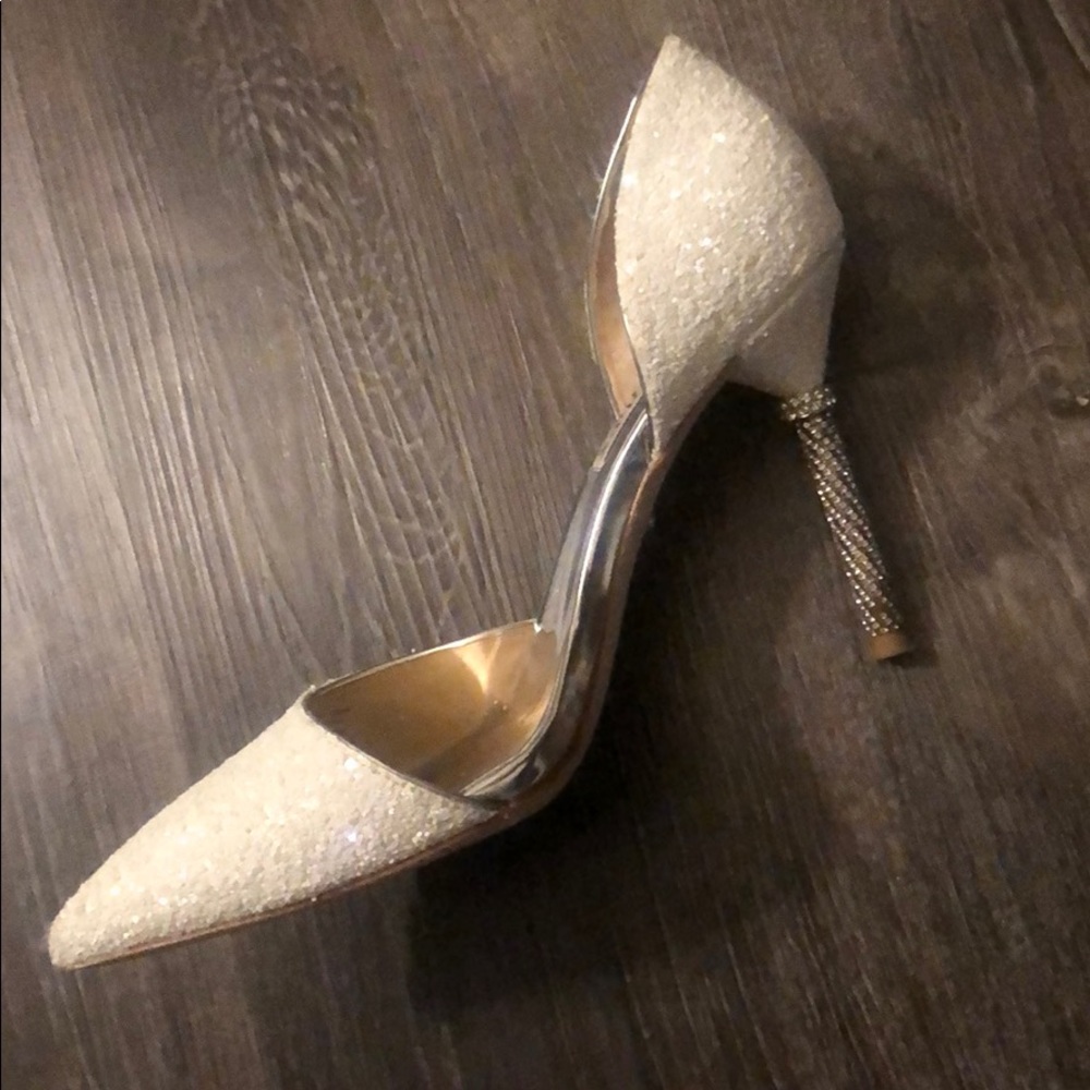 Badgley Mischka Women's Ozara Pump 5.5